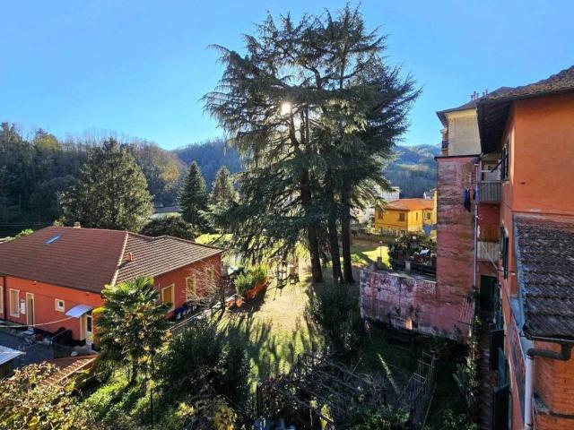 Appartamento in vendita a Campomorone, Liguria