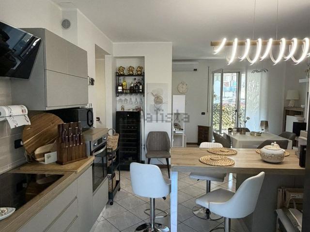 Appartamento in vendita a Corbetta, Lombardia
