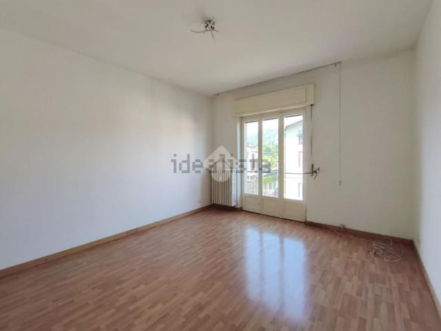 Appartamento in vendita a San Fermo Della Battaglia, Lombardia
