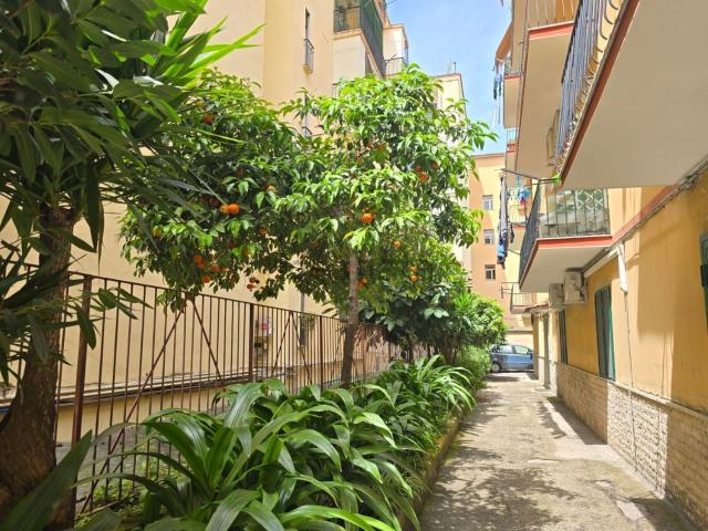 Appartamento in vendita a Portici, Campania