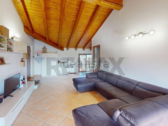 Appartamento in vendita a Zerbolò, Lombardia