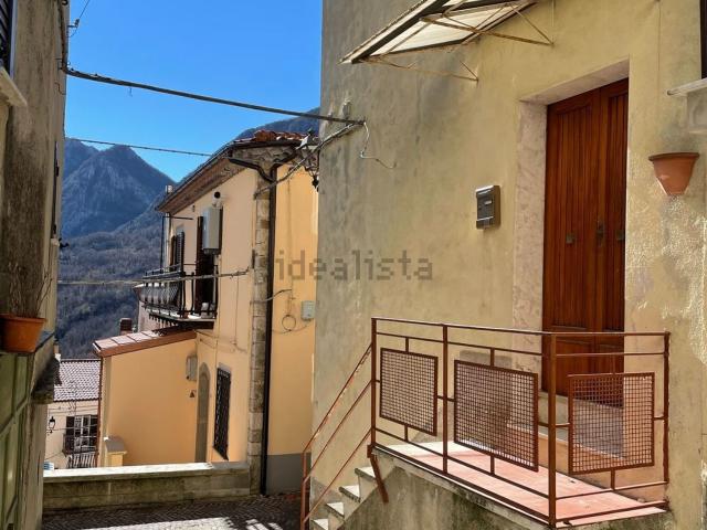 Appartamento in vendita a Pizzone, Molise