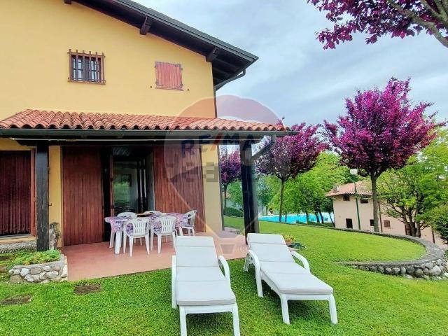 Appartamento in vendita a Padenghe Sul Garda, Lombardia