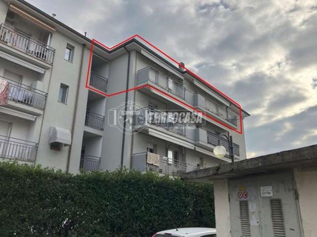 Appartamento in vendita a Grumello Del Monte, Lombardia