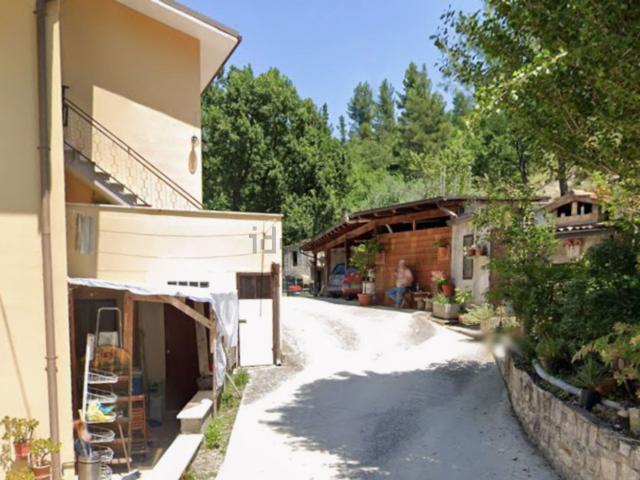 Appartamento in vendita a Mozzano, Marche