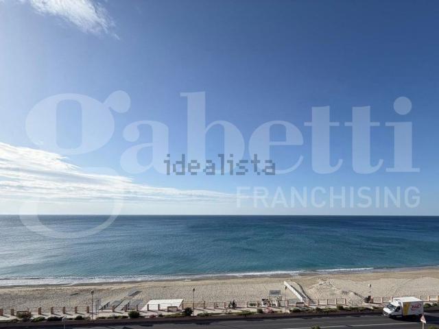 Appartamento in vendita a Finalmarina, Finale Ligure