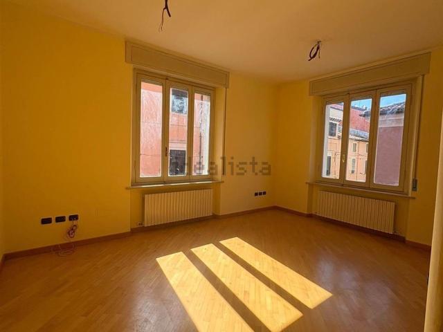 Appartamento in vendita a Centro Storico, Marche