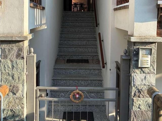 Appartamento in vendita a Valleggio, Vanzone
