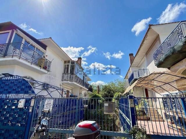 Appartamento in vendita a Mondello, Palermo