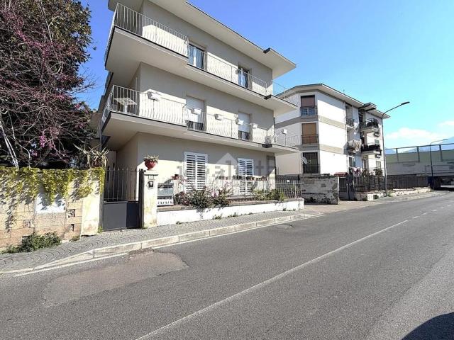 Appartamento in vendita a Portici, Napoli