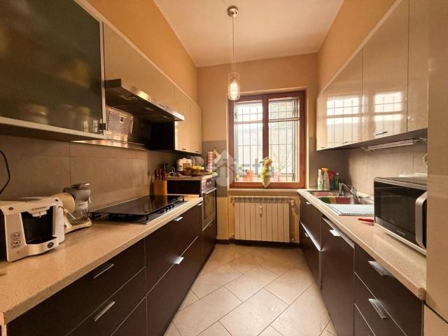 Appartamento in vendita a Velate, Varese