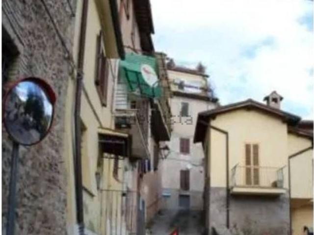 Appartamento in vendita a Piazza Tevere, Rieti