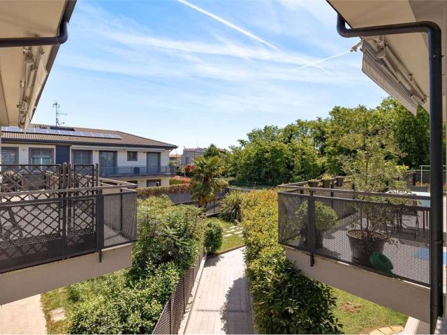 Appartamento in vendita a Carate Brianza, Lombardia