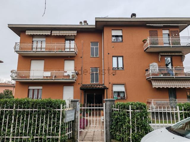 Appartamento in vendita a Buguggiate, Lombardia
