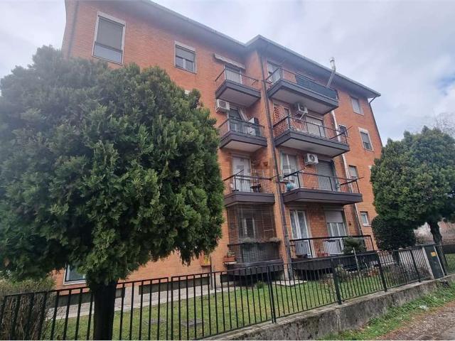 Appartamento in vendita a Meda, Lombardia
