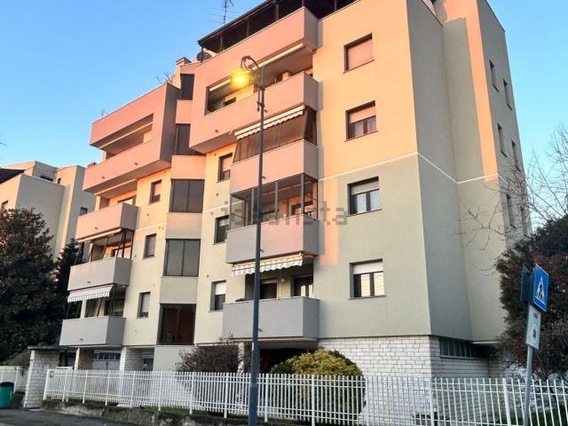 Appartamento in vendita a Pieve Emanuele, Lombardia