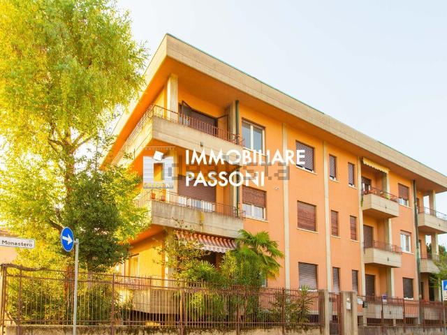 Appartamento in vendita a Cairate, Lombardia