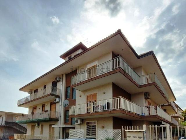 Appartamento in vendita a Aci Sant'antonio, Sicilia