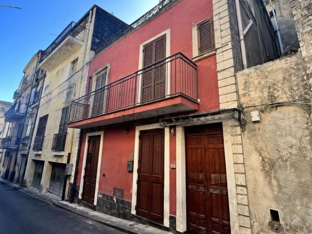 Appartamento in vendita a Sortino, Siracusa