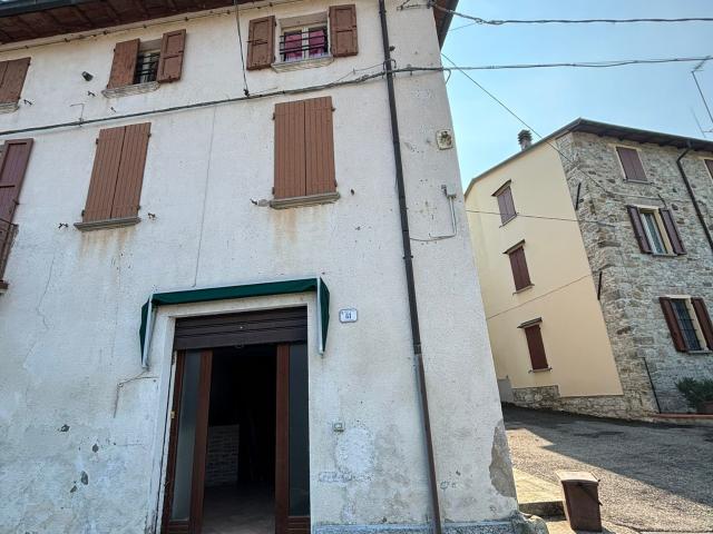 Appartamento in vendita a Fornovo Di Taro, Reggio Emilia