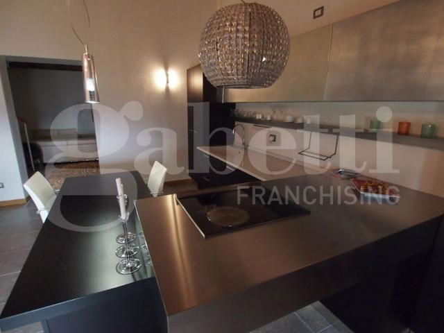 Appartamento in affitto a Vernate, Milano