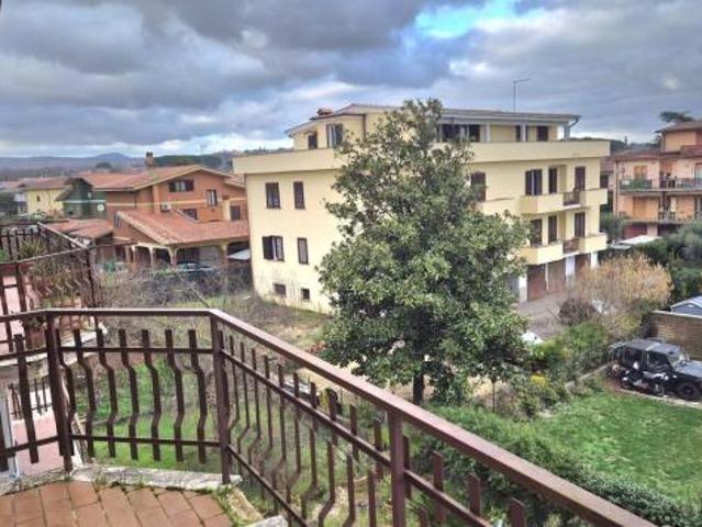Appartamento in vendita a Sutri, Lazio