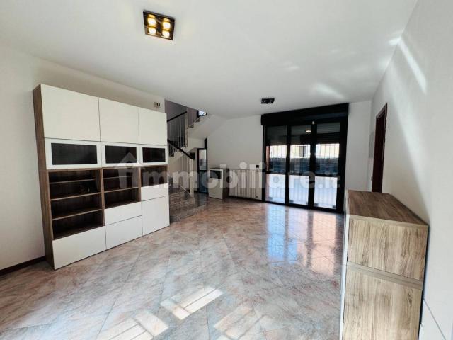 Villa Indipendente in affitto a Crocetta-San Lazzaro-Modena Est, Modena