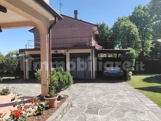 Villa Indipendente in affitto a Rescaldina, Lombardia