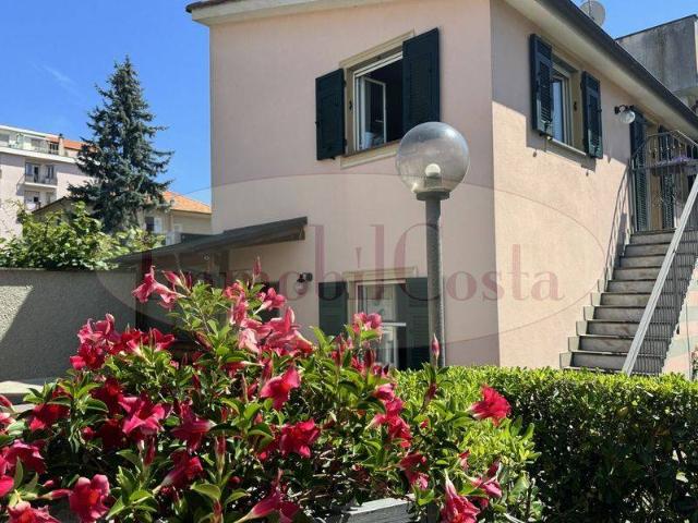 Villa Indipendente in affitto a Lavagna, Liguria