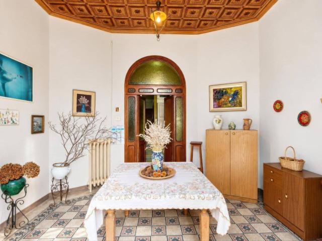 Villa Indipendente in vendita a Bergoro, Fagnano Olona
