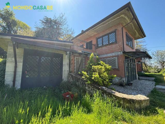 Villa Indipendente in vendita a Fara Sabina, Lazio