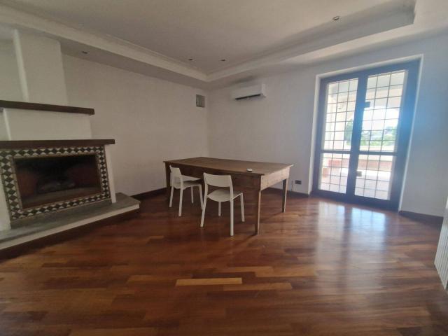 Villa Indipendente in affitto a Guidonia Montecelio, Roma Capitale