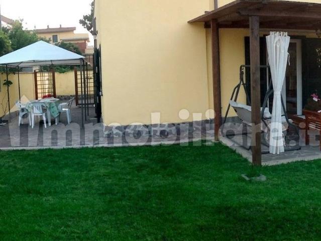 Villa Indipendente in affitto a Lido di Enea, Roma Capitale
