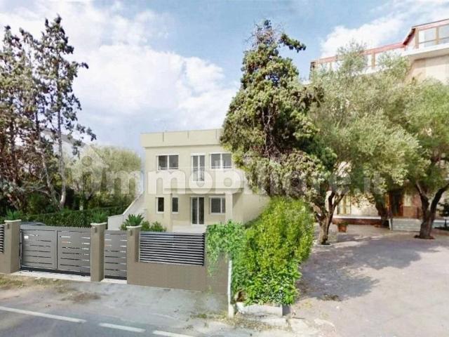 Villa Indipendente in affitto a Rione Porto, Marche