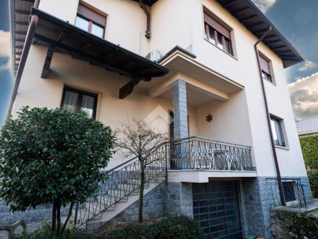 Villa Indipendente in affitto a Municipio 9, Milano