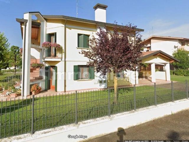 Villa Indipendente in affitto a Prodolone, San Vito Al Tagliamento