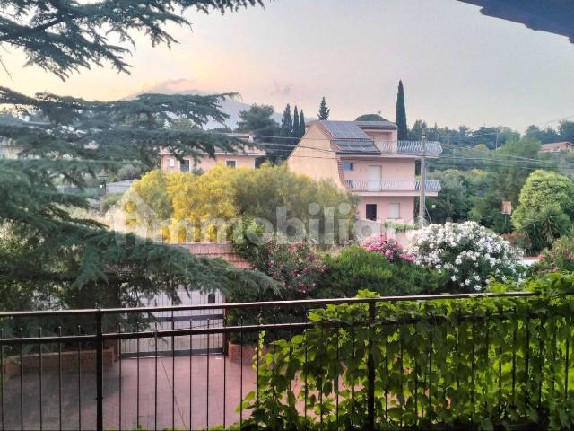 Villa Indipendente in affitto a Circoscrizione 3, Piemonte