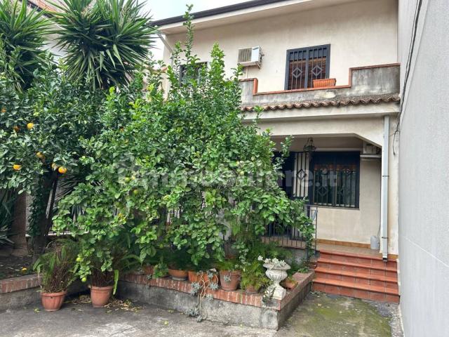 Villa Indipendente in affitto a Cannizzaro, Aci Castello
