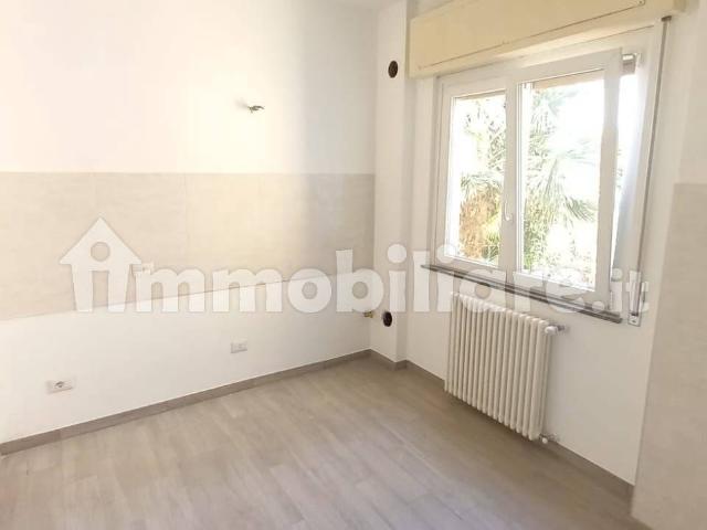 Villa Indipendente in affitto a Varallo Pombia, Novara