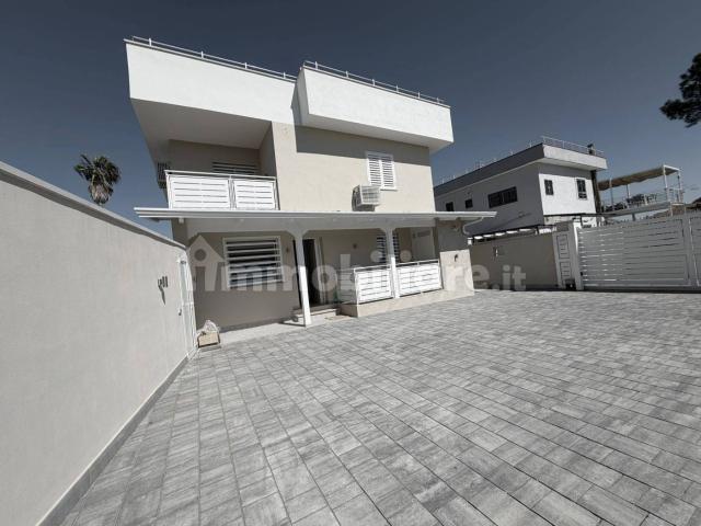 Villa Indipendente in affitto a Giugliano In Campania, Campania