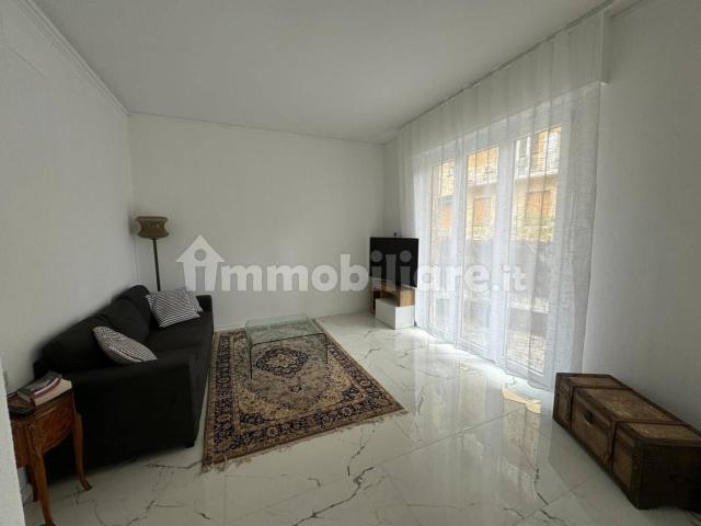 Villa Indipendente in affitto a Solaro, Lombardia