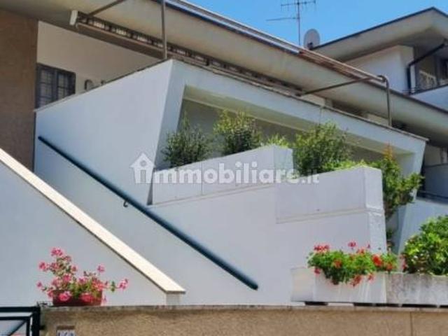 Villa Indipendente in affitto a Lido di Enea, Roma Capitale