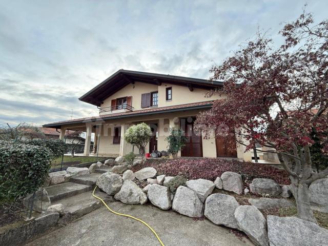 Villa Indipendente in affitto a Arsago Seprio, Lombardia
