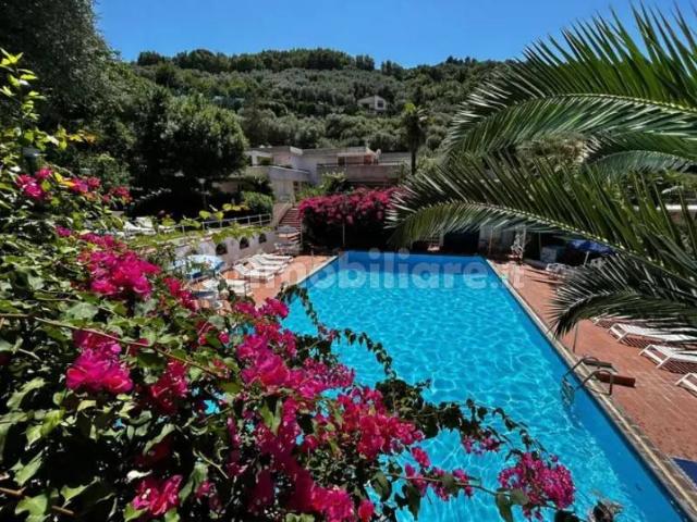 Villa Indipendente in affitto a Municipalità 1, Pizzofalcone