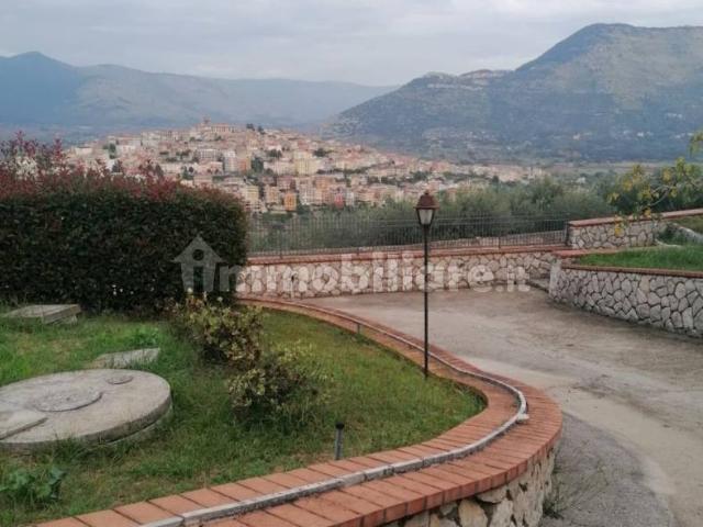 Villa Indipendente in affitto a Priverno, Lazio