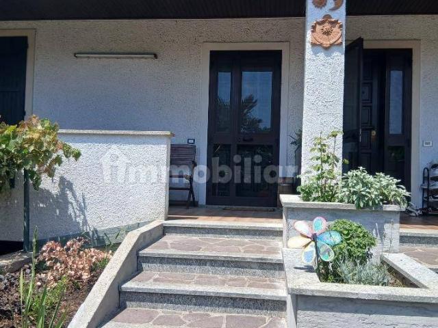 Villa Indipendente in affitto a Trezzano Sul Naviglio, Lombardia