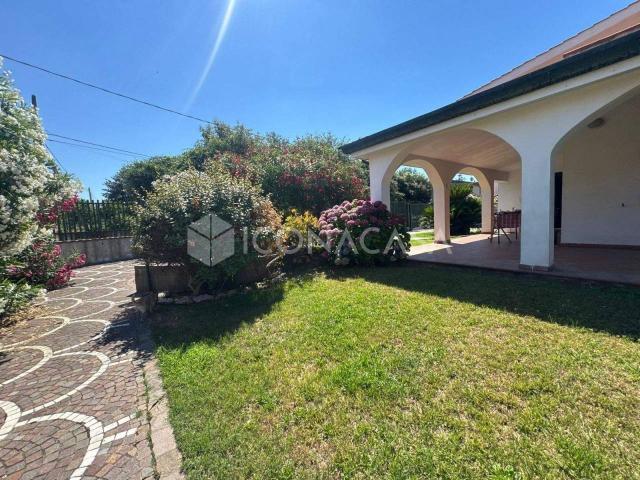 Villa Indipendente in affitto a Giugliano In Campania, Campania