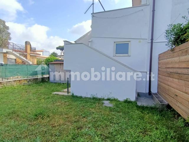 Villa Indipendente in affitto a Colle Romito, Roma Capitale