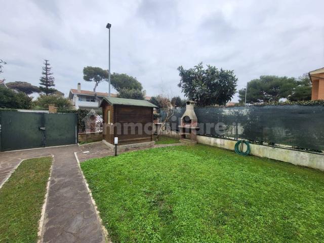 Villa Indipendente in affitto a Fregene, Roma Capitale