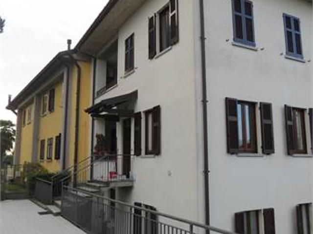 Appartamento in affitto a Casnate con Bernate, Casnate